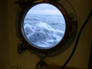 Mirando por el ojo de buey